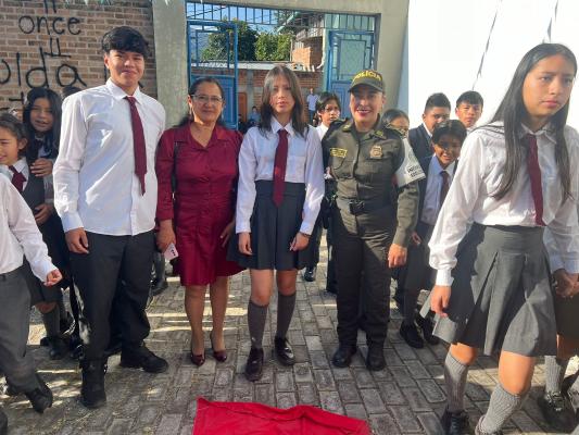 Juntos construyamos un futuro seguro y prometedor para la niñez colombiana