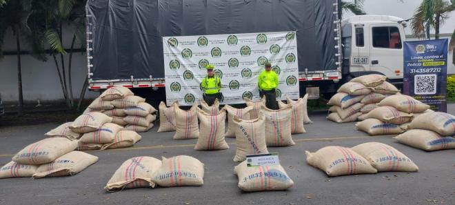 Policía Nacional frustró hurto de millonaria carga en el Sur Occidente del Departamento del Valle