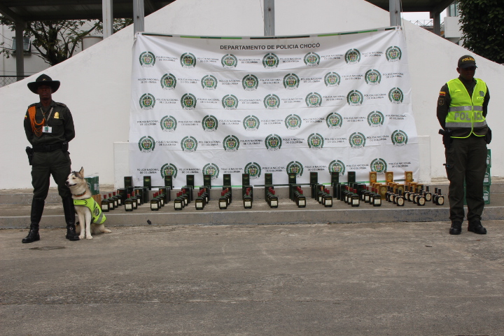 Incautamos-60-botellas-de-whisky-de-contrabando