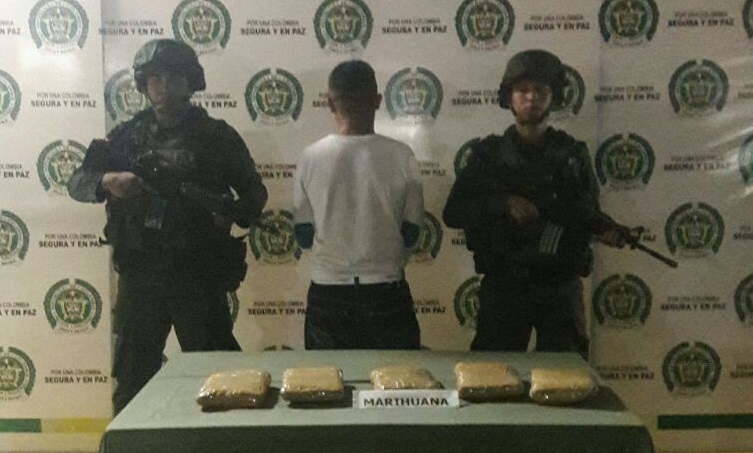 llevaba-mas-de-dosmil-gramos-de-marihuana-en-su-equipaje