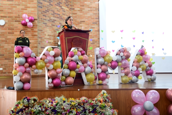 Celebración día de las madres Escuela de Carabineros Provincia de Vélez 