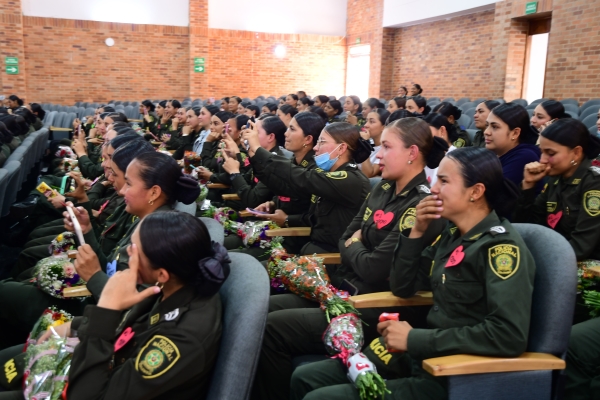 Celebración día de las madres Escuela de Carabineros Provincia de Vélez 