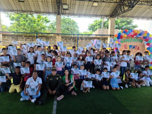 Más de 500 niños y niñas se graduaron.