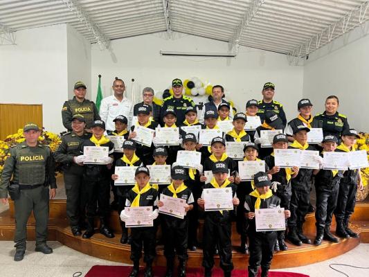 clausura del programa cívica infantil y juvenil carabineritos