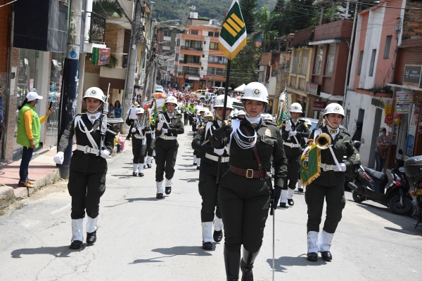 Participación en desfile cultural en el municipio de Moniquirá  