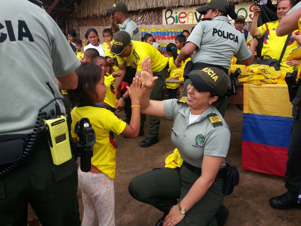 mundial-de-futbol-comunidades-indigenas-vaupes-departamento-de-policia-vaupes.