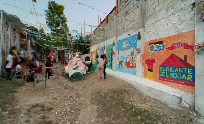 Entrega de premios y juguetes al primer puesto de pesebres y murales de la comunidad del sector Hábitat 89