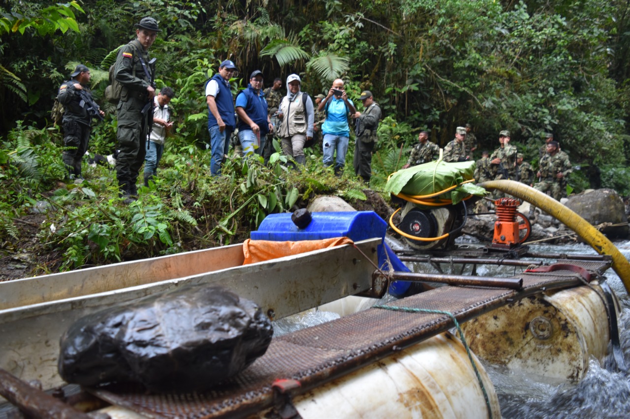 A más de ocho  horas a pie, en zona selvática fueron capturados por minería ilegal 