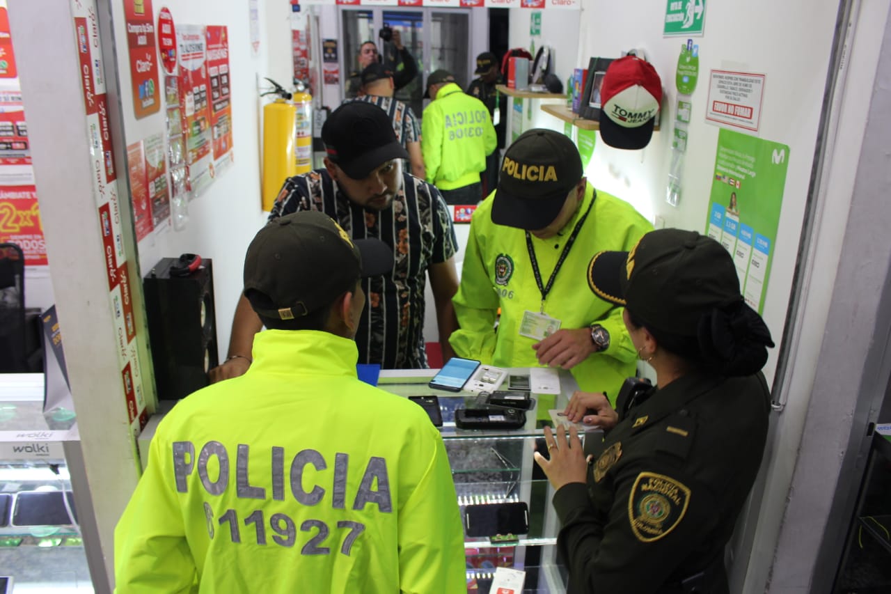 Mediante operativos adelantados en establecimientos comerciales se consultaron 1.363 imei