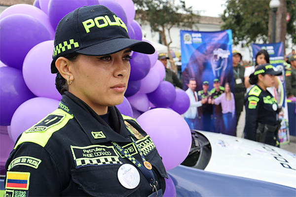 líneas_telefónicas_155,_123_o_al número_del_cuadrante_púrpura_315 5526322