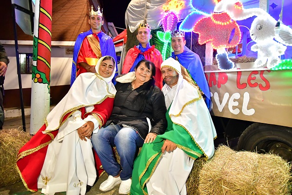 Alegrando las novenas con  Pesebre móvil 