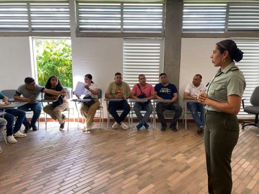 Dirigido al personal uniformado de la estaci&oacute;n de Polic&iacute;a Villavicencio