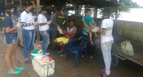  policia-bolivar-limpieza-rio-magdalena