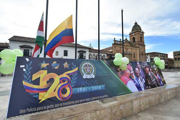 CUMPLEAÑOS-POLICÍA