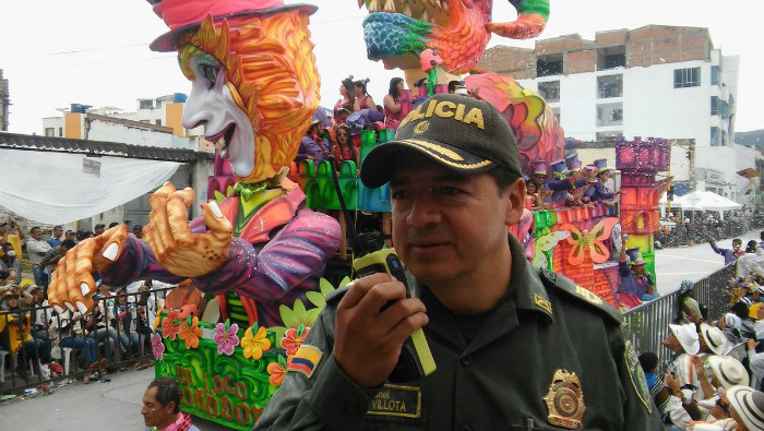 policia-narino-balance-negros-y-blancos-colombia