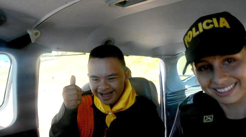 policia-vaupes-navidad-joven-sueño