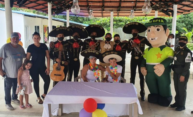 Policía de infancia y adolescencia cumple los sueños de un adolescente en Urabá1
