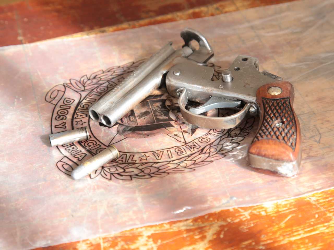 Arma de fuego incautada a un hombre capturado por el delito de hurto en Manizales 