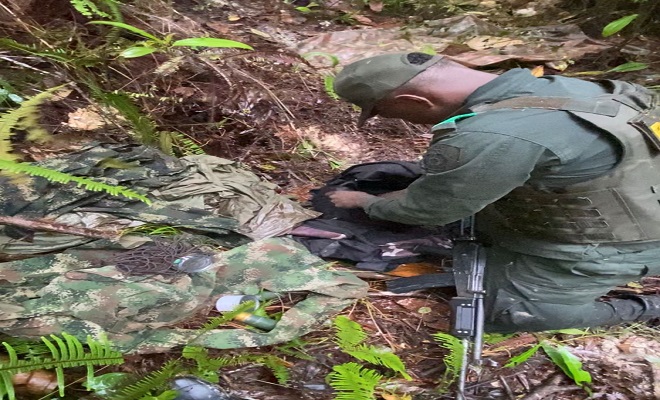 Policía y Ejército Nacional hallan material de intendencia y dos granadas