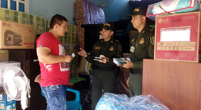 “No caiga en el jueguito de los panfletos”-policía-meta