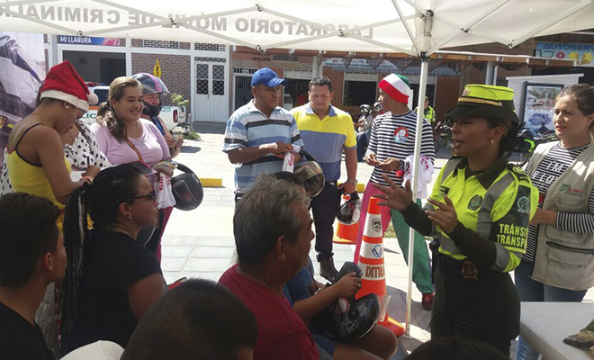 En-Navidad-la-Policía Nacional-continúa-promoviendo-la-seguridad vial-en-el Meta