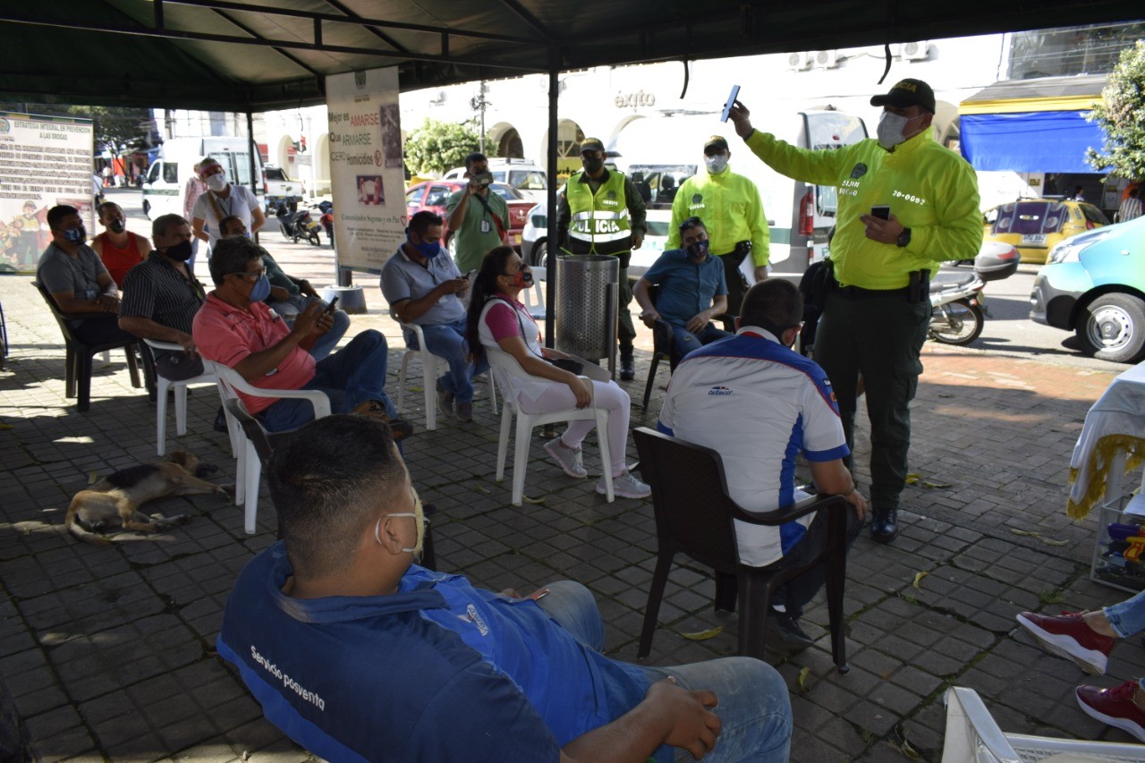 realizamos-tercera-jornada-de-entrega-de-celulares-recuperados