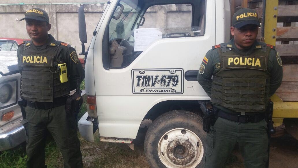 carro-denuncia por hurto-el banco