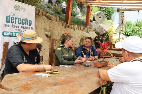 Relaciones más sólidas entre la Policía y la comunidad