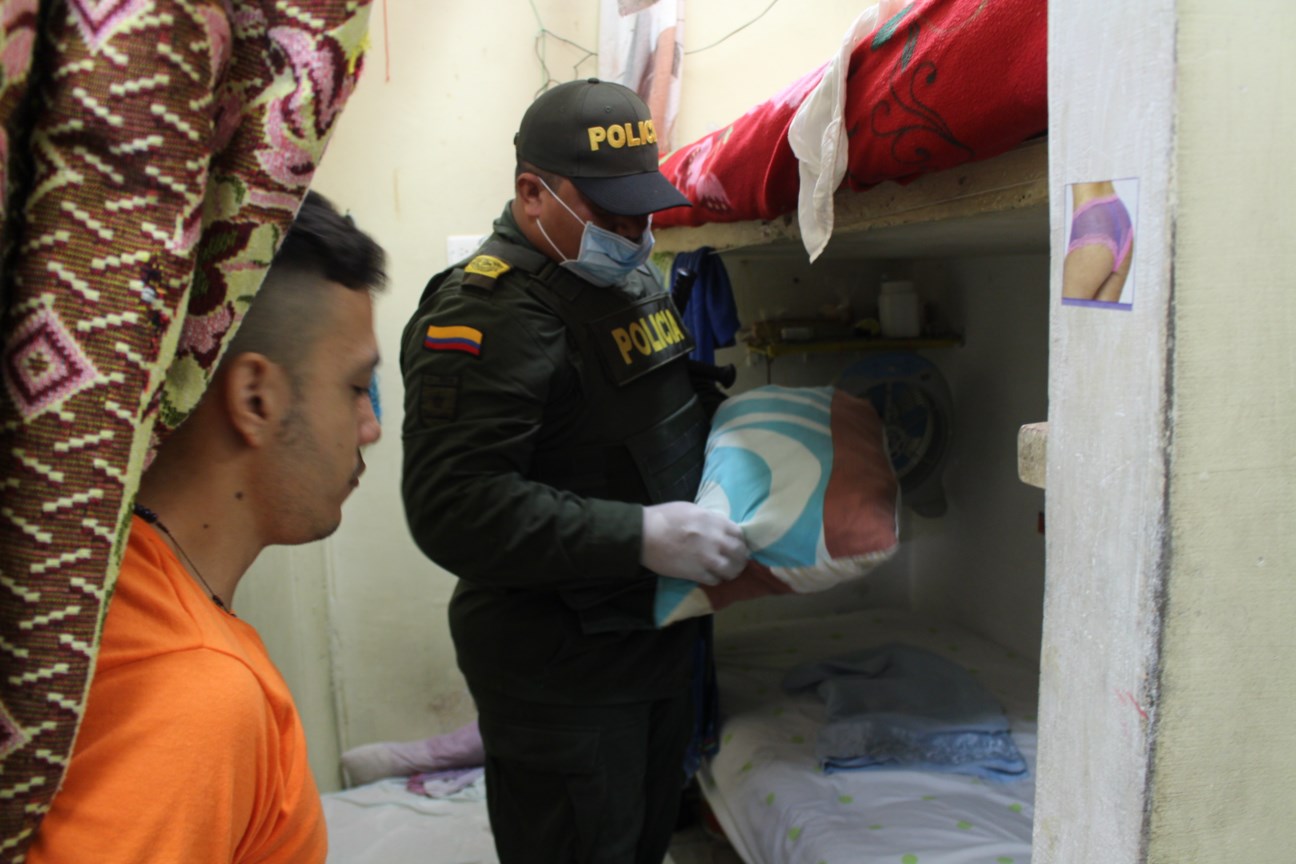 Una a una fue inspeccionada las celdas en presencia del ministerio público y los reclusos 