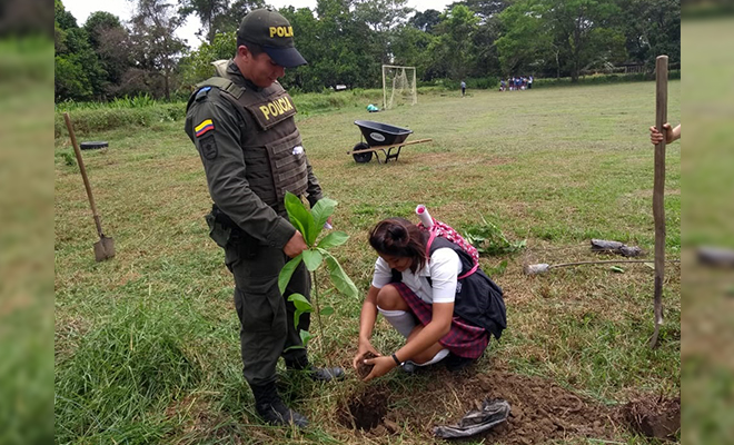 En-el-Meta-junto-a-la-Red-de-Participación-Cívica-resembramos-país