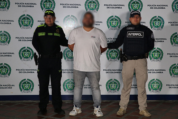 Dos polic&iacute;as y un capturado por el delito de abuso sexual contra menor