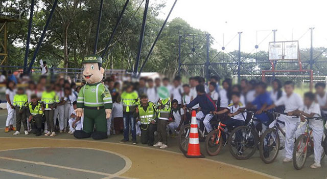 En-el-Meta-la-Policía Nacional-sigue-salvando-vidas-en las vías