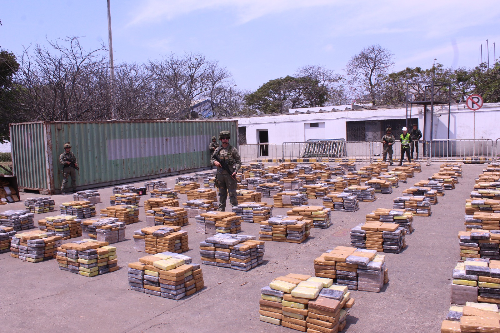 nuevo golpe al crimen organizado al incautar en Barranquilla 6.184 kilos de cocaína 