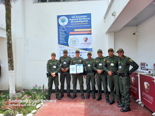 Discentes de la Escuela de Carabineros 