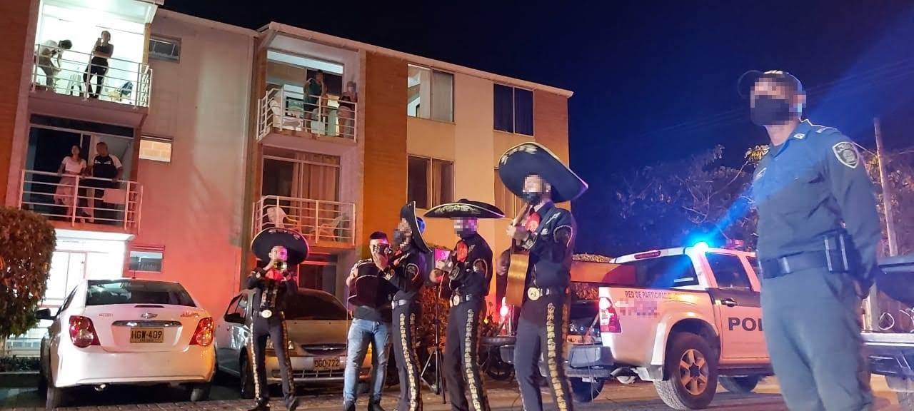 Un mariachi en vivo recorre varios sectores en diferentes municipios