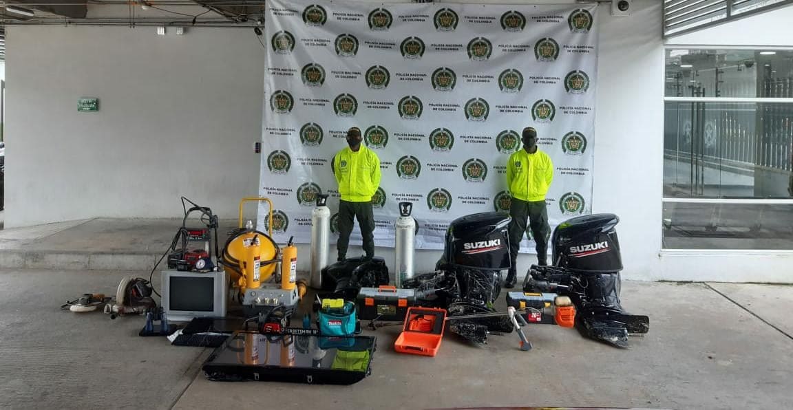 SIJIN_Recupera_elementos_a_un_Barco_Ambulancia