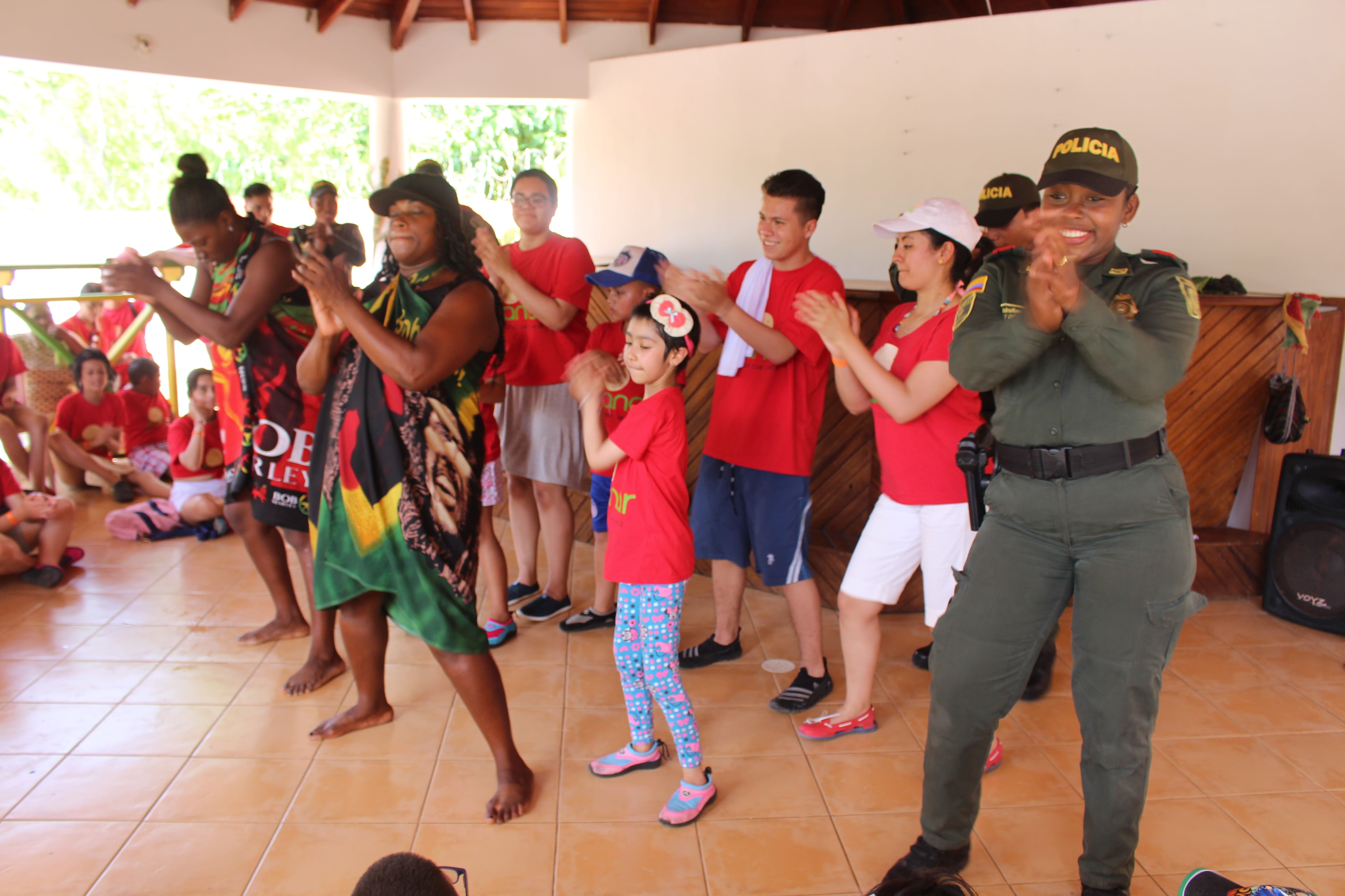 Niños de la Fundación ‘Sanar’ disfrutaron de una tarde en san andrés en compañía de la Policía Nacional