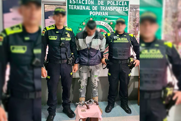Capturamos_cuando_transportaba_dos_armas_de_fuego