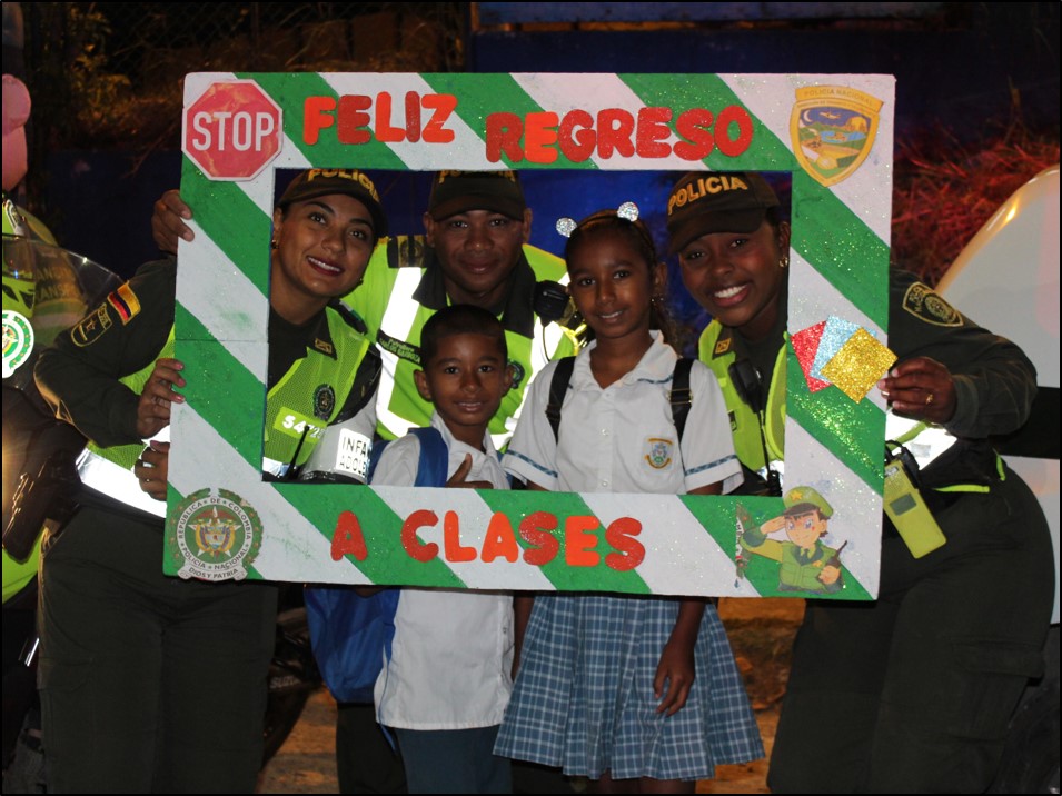 Acompañamos a los estudiantes del Instituto Bolivariano a su primer dia de clases