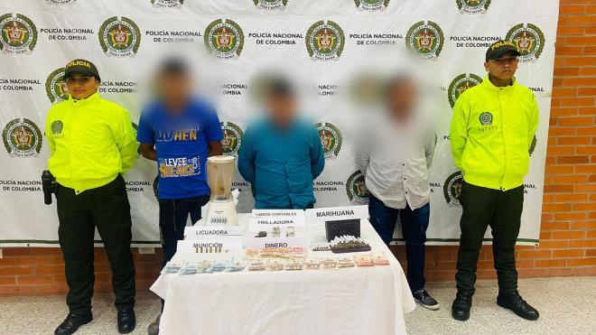 Hallados e incautados alucinógenos y elementos para la elaboración de dosis personales