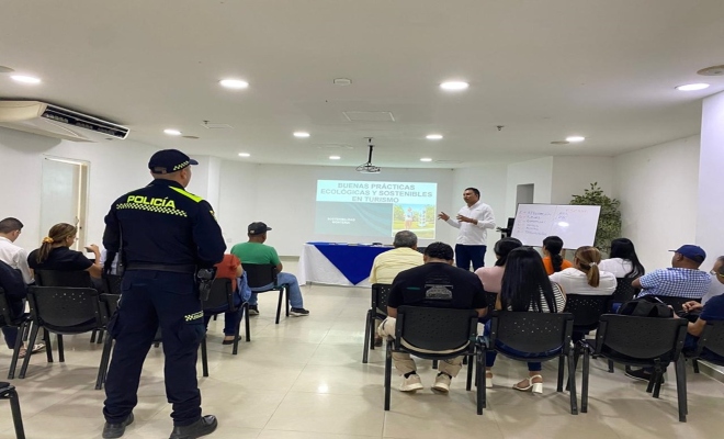 La Policía Nacional capacita a hoteleros 