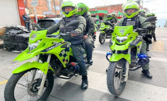 Policias especializados en mediación policial que integran las patrullas anti-riñas