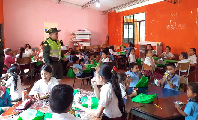 En-Puerto López-con-el-Plan de Choque-promovemos-la-conciencia ambiental