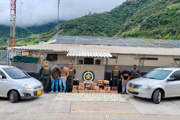  se_movilizaban_con_54_cajas_de_aceite_para_cocina.