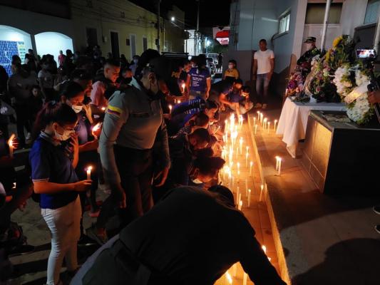 Velatón en memoria del Pt. Javier Pacheco Orellano. 