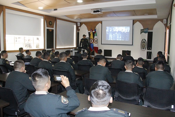 Visita de referenciación por parte de una delegación policial del Perú