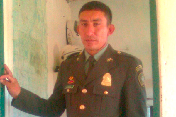 Patrullero Navarro vistiendo con orgullo el verde oliva.