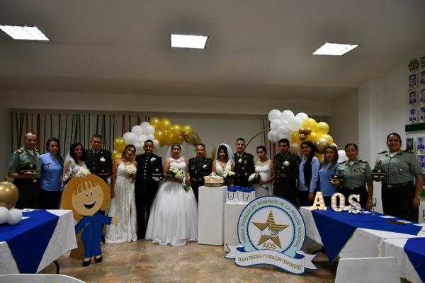 Novios en el salón de evento