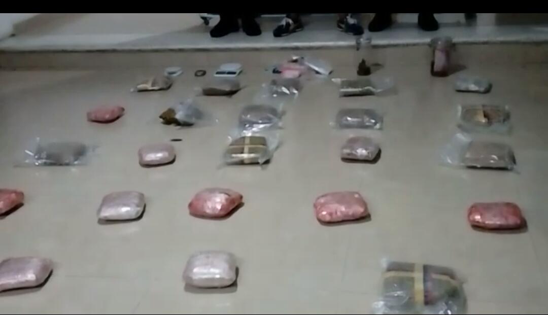 En total fueron 13.975 gramos de marihuana de alta pureza tipo cripy 