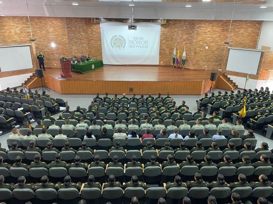 Entrega de personal y acompañamiento por parte de vicerrectores DINAE